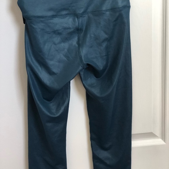 Workout Capri leggings - Picture 3 of 3